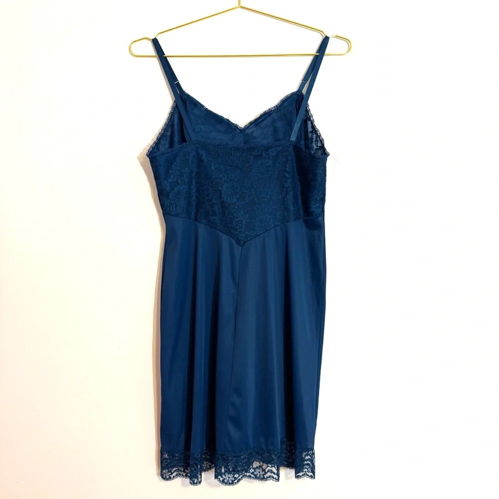 Vanity Fair Vintage 70s 80s Nylon Lace Trim Slip Dress Chemise Nightgown 36 S M - Picture 9 of 10